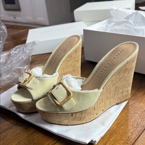 Veronica Beard Cream Gift Box